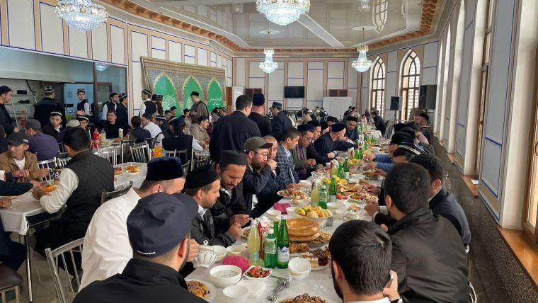 Навещены студенты, обучающиеся в Мир-Арабе 