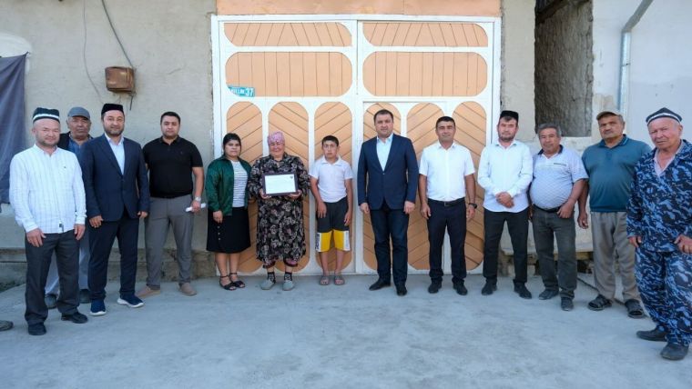 Buxorolik 7 nafar yurtdoshimizga “Prezident hojisi” yo‘llanmaci topshirildi