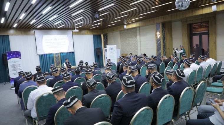 بدأت ندوة علمية عملية للعاملين الشباب في المجال الديني