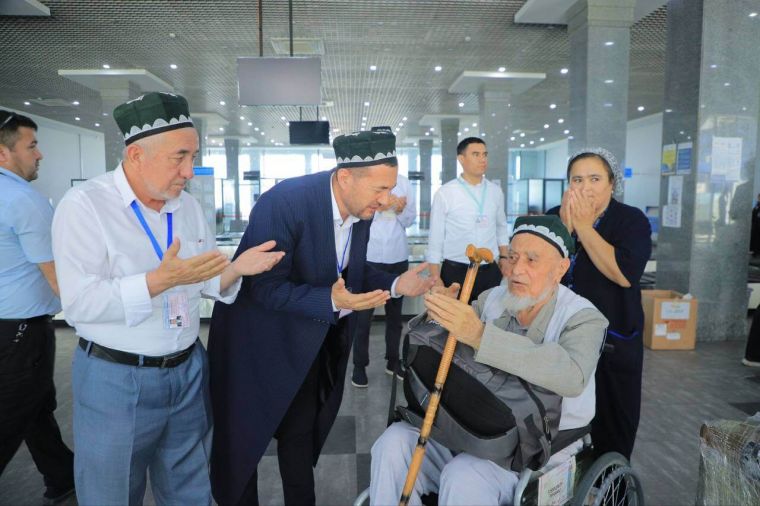 Namanganlik hojilarning dastlabki guruhlari Vatanga qaytib keldi