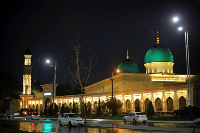 TOSHKENT MASJIDLARINING TUNGI TAROVATI