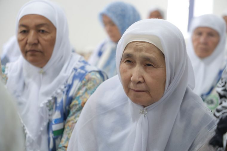 Ҳаж – 2025: Аёл зиёратчиларга ибодат ва тиббий масалалар бўйича маслаҳатлар берилди