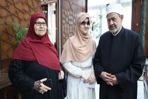 Шейх Аль-Азхара чествовал слепого египтянина Хафиза 