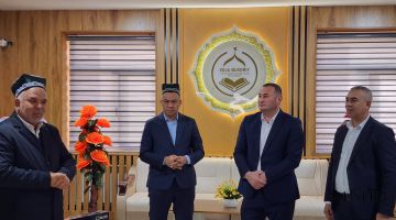 Хожа Бухорий мадрасасига смарт доскалар топширилди