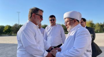 تعرف الوفد الأمريكي على مجمع 