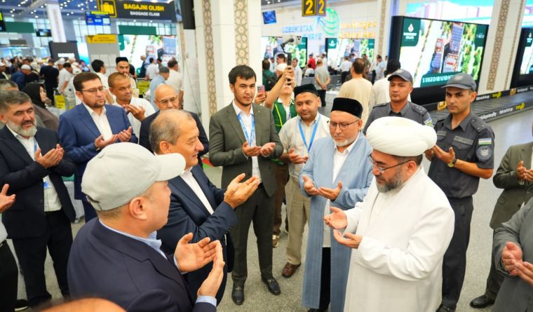 HOJILARNING ILK GURUHLARI ONA DIYORIMIZGA YETIB KЕLDI (FOTOLAVHA)