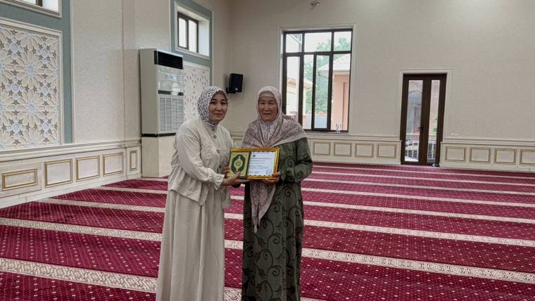 “Qur’oni karim va tajvid” o‘quv kursining bitiruvchilariga sertifikatlar topshirildi