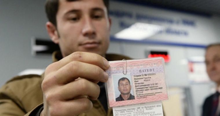 O‘zbekistondan Rossiyaga boruvchi migrantlar uchun patent olish yanada soddalashtirildi