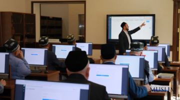 Продолжается оценка знаний имамов и выдача квалификационных категорий
