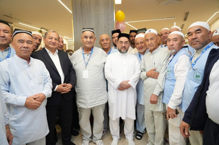 Зиёратчилар билан мулоқот қилиниб, шароитлар кўздан кечирилди