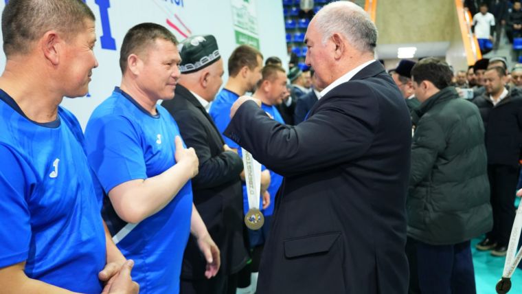 “Ўзбекистон мусулмонлари идораси кубоги” волейбол мусобақаси ғолиби — Қашқадарё жамоаси!