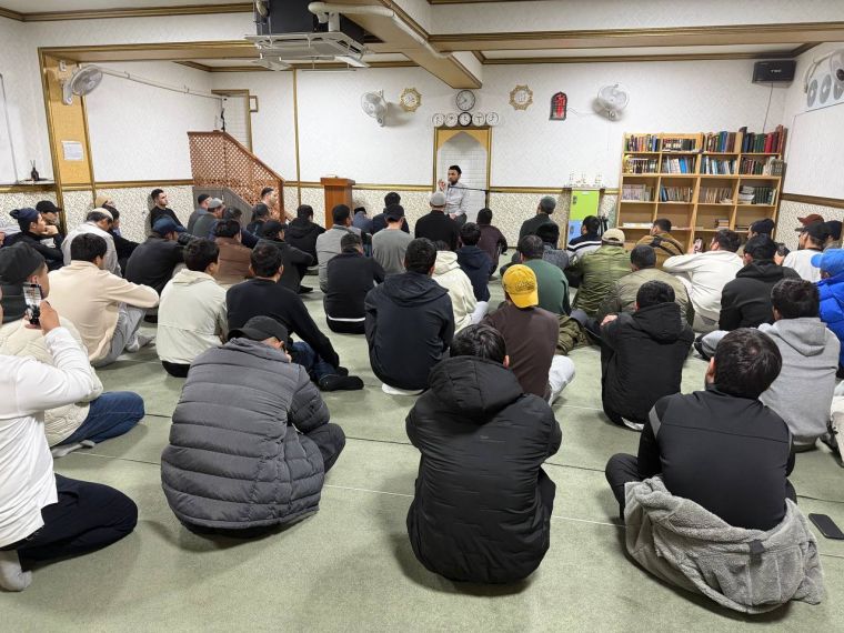 Жанубий Корея сафари: Хориждаги ватандошларга маърифий суҳбатлар қилинмоқда