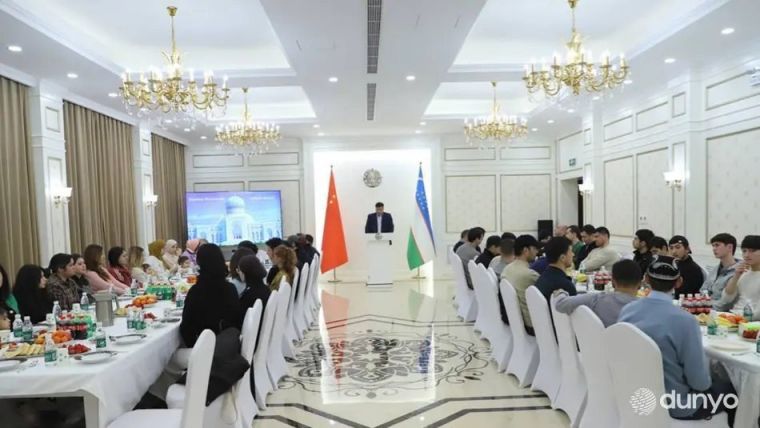 Ифтар в священный месяц Рамазан объединил узбекскую молодежь в Китае 