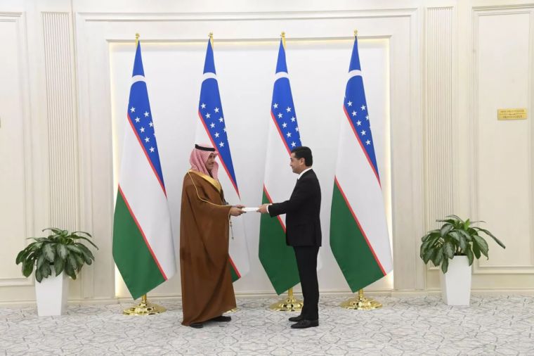 Глава МИД Узбекистана принял копии верительных грамот нового посла Саудовской Аравии 