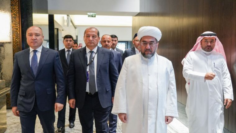 Ҳаж вазири билан янги тартиб ва қулайликлар муҳокама қилинди