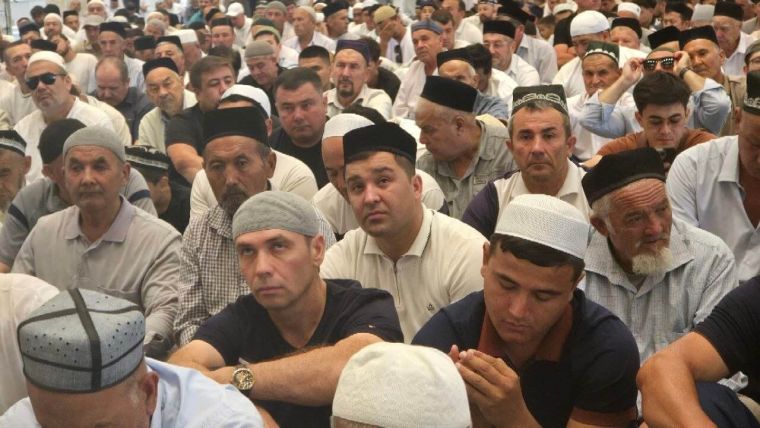 Имом Бухорий жоме масжидида жума намози адо этилди