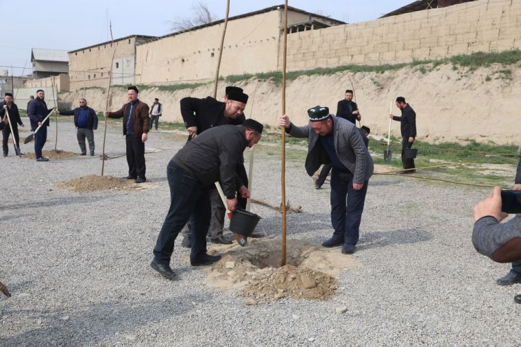 Diniy soha xodimlari “Yashil makon” loyihasida faol qatnashmoqda