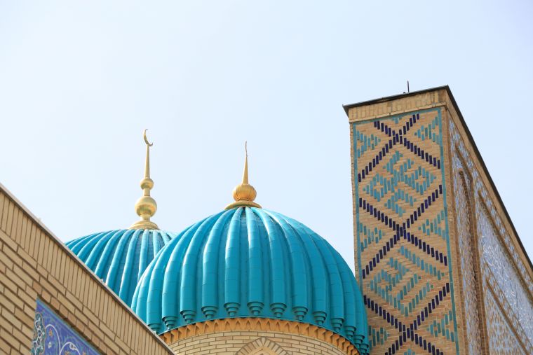 Ёруғ кунлар, фаровон ва маъмур ҳаёт ҳали олдинда