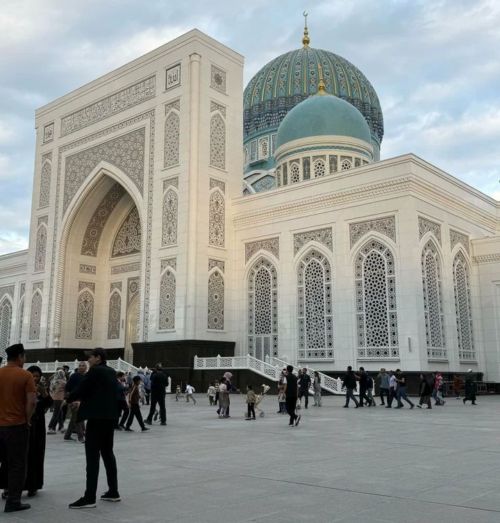 Каково должно быть отношение к священному месту?