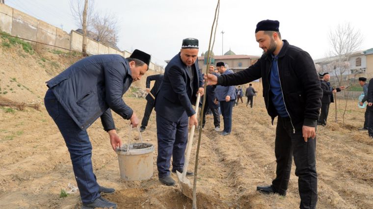 Diniy soha xodimlari “Yashil makon” loyihasida faol qatnashmoqda