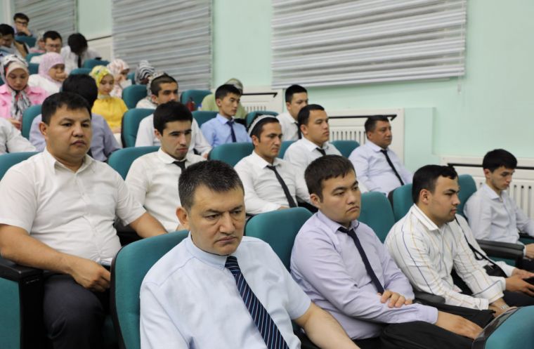 Bitiruvchi talabalar bilan ish beruvchi tashkilotlar uchrashuvi