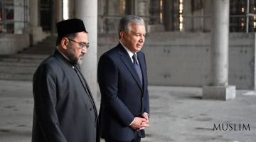 Президент посетил мавзолей Имама Бухари