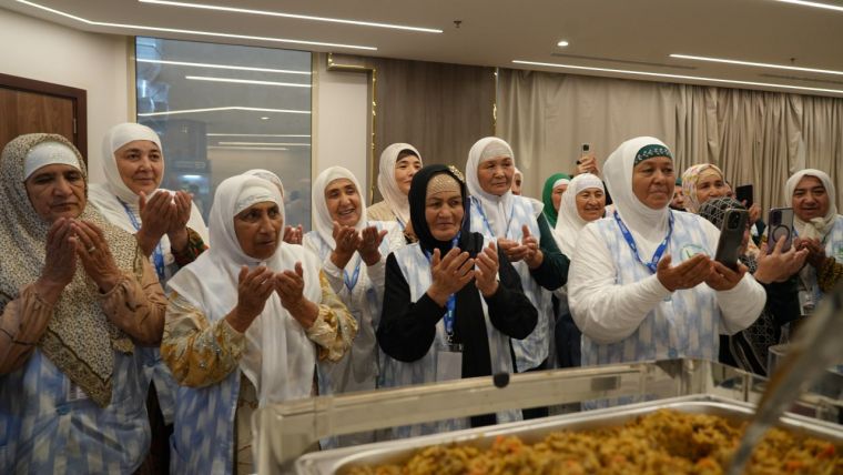 Зиёратчилар билан мулоқот қилиниб, шароитлар кўздан кечирилди