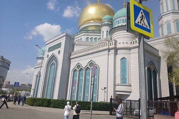 Московская соборная мечеть: уникальное сооружение в столице золотых куполов 