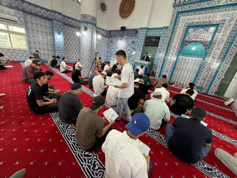 Seuldagi markaziy masjidda yurtimiz ulamosi juma namozini o‘qib berdi