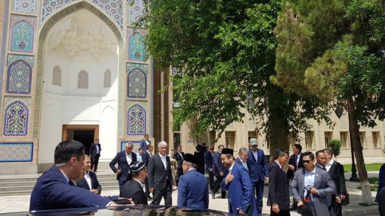 Anvar Ibrohim Mir Arab Oliy madrasasida bo'ldi