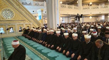 Муфтий Египта произнес пятничную проповедь в Московской соборной мечети