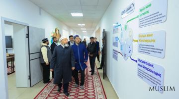 Верховный муфтий Казахстана осмотрел новое здание медресе-колледжа