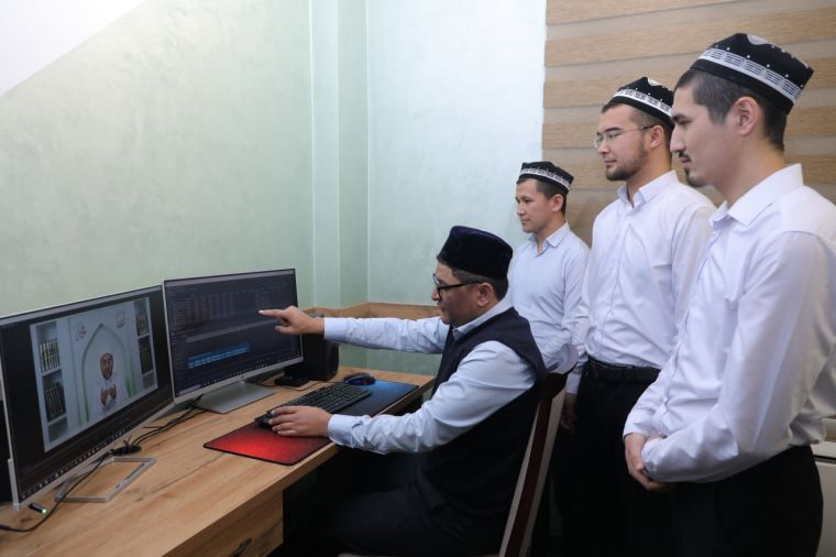 Talabalar malakaviy amaliyotda (fotolavha)