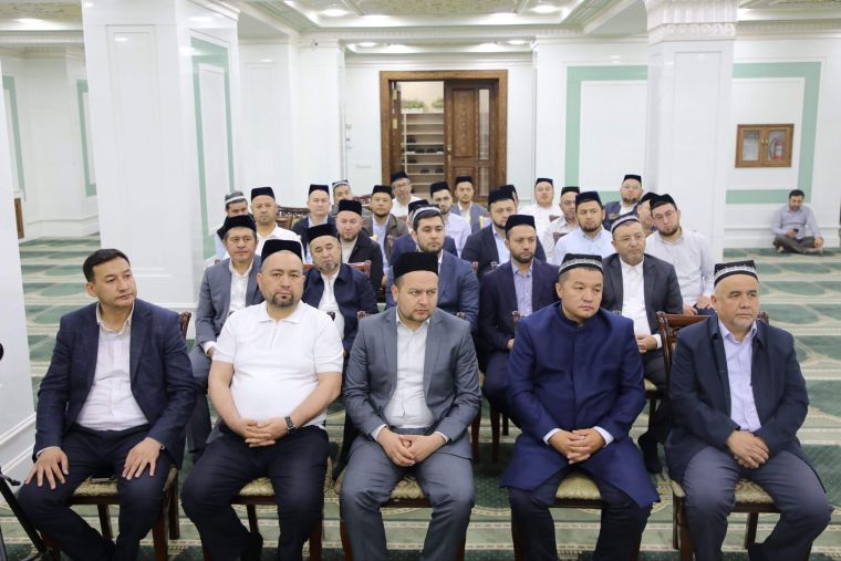 Xalqqa xizmat qilish orqali Haqning roziligiga erishiladi