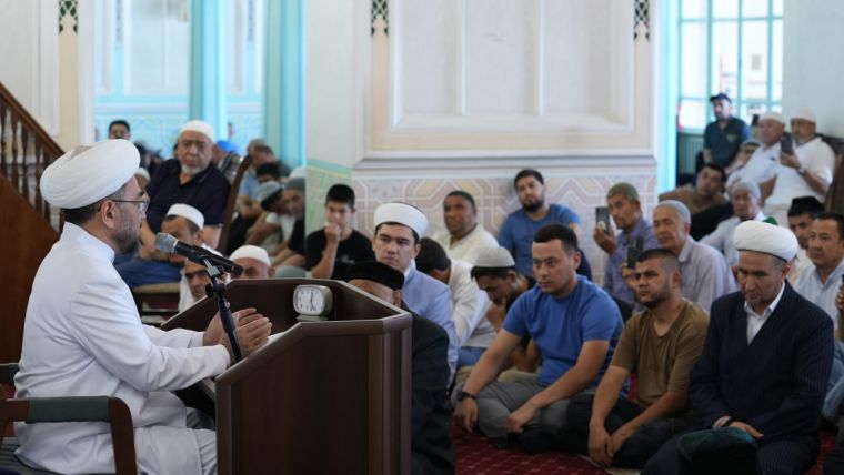 Biz uchun Rasululloh alayhissalomda go‘zal o‘rnak bor!