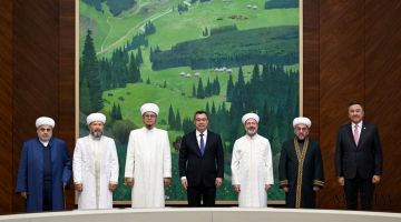 QIRG‘IZ RЕSPUBLIKASI PRЕZIDЕNTI TURKIY DAVLATLAR MUFTIYLARINI QABUL QILDI