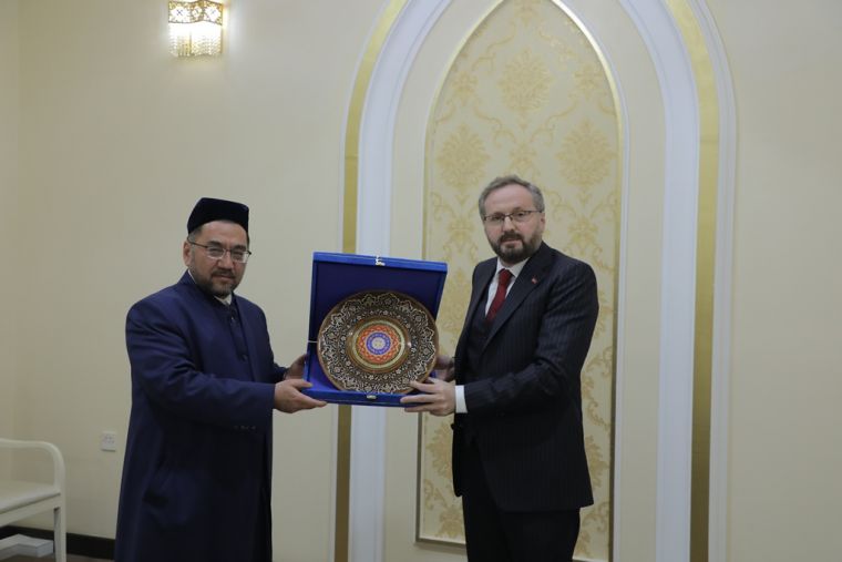 Диёнат ишлари бошқармаси раҳбарининг табриги қабул қилинди
