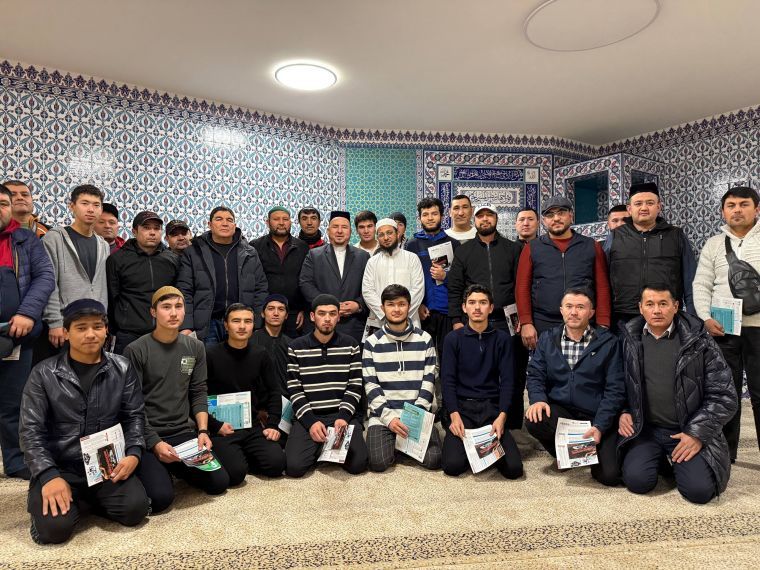 Meeting with Uzbek Compatriots Held in Warsaw