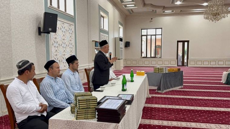 “Qur’oni karim va tajvid” o‘quv kursining bitiruvchilariga sertifikatlar topshirildi