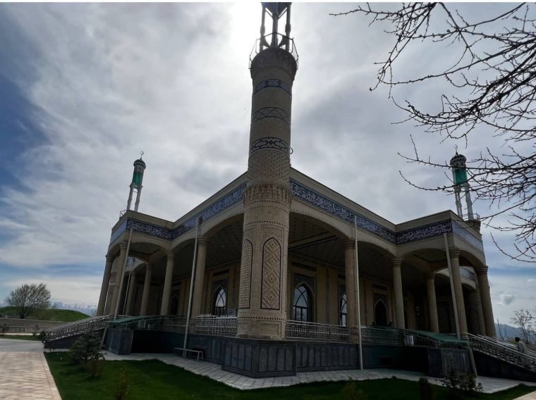 Тайлоқдаги масжид янги биносига илк тамал тоши қўйилди.