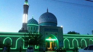 Samarqand viloyatidagi «Imomi A’zam» jome masjidida taroveh namozi