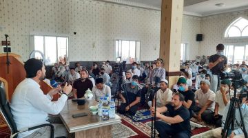 Onlayn: O'zbekistondagi Tsivilizatsiya markazi mas'ul xodimi ustoz Abror Muxtor Aliy Zomin tumanidagi “Usmon ibn Affon” masjidida ma'ruza qilmoqda