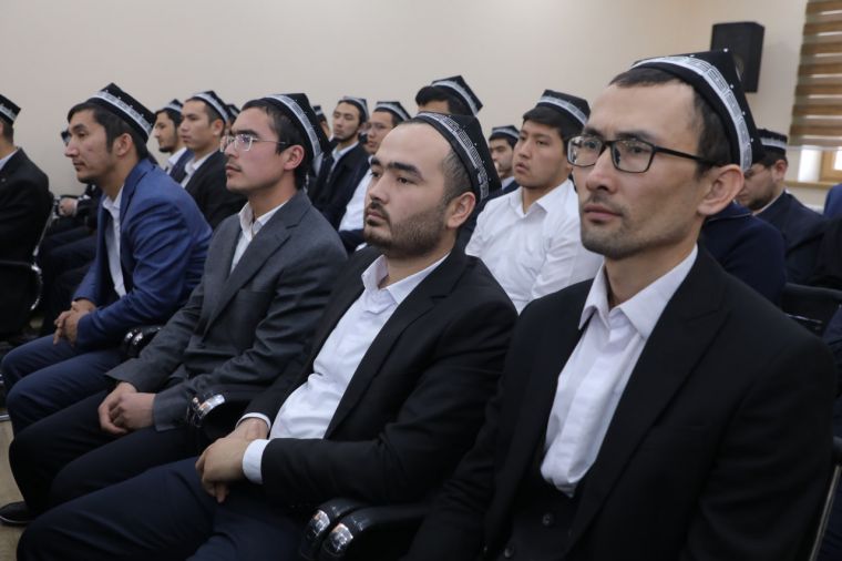 Олий маъҳадда “Эй бандаларим...” китобининг тақдимоти ўтказилди  