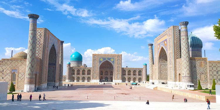 Imams visited World War II veterans in Samarkand.