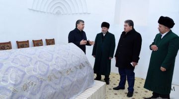 زيارة فخامة رئيس الجمهورية إلى ضريح العلامة