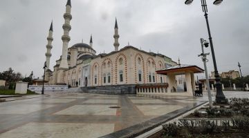 Первый намаз состоялся в Соборной мечети в Симферополе