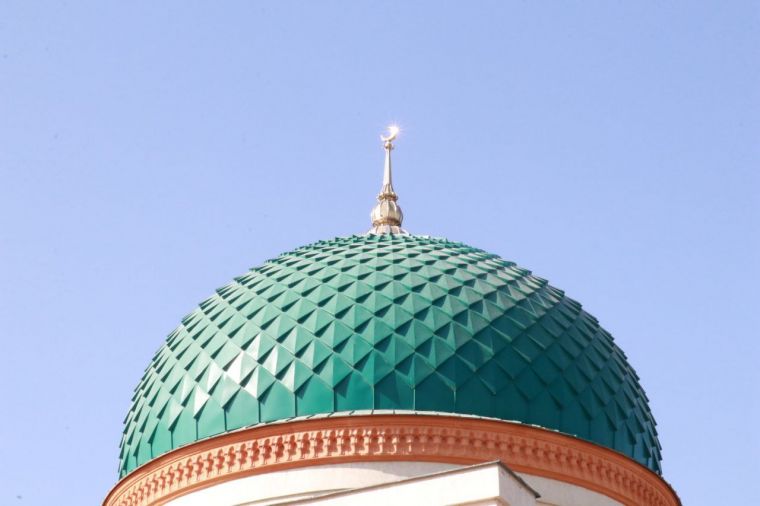 Yaxshilik va taqvo yo'lida hamkorlik qiling