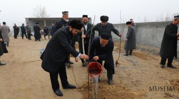 100 та оилага кирилиб, мевали кўчатлар экилди    