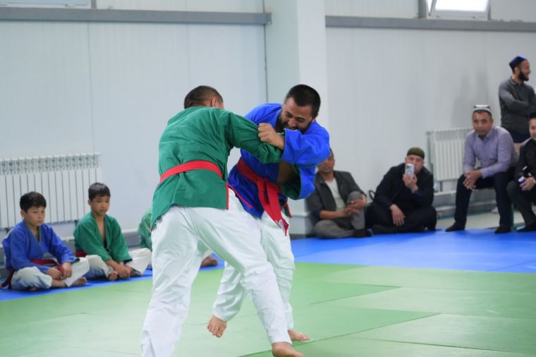 Диний соҳа ходимлари иштирокида кураш мусобақаси ўтказилди