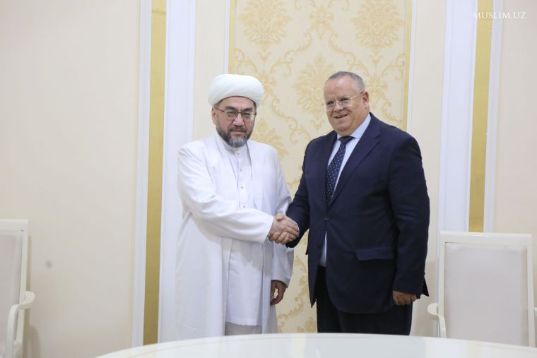 Muftiy hazratlari Jazoir elchisini qabul qildilar